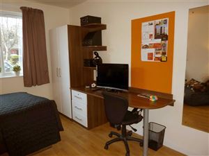 Property in The Pavilion, Birmingham, West Midlands